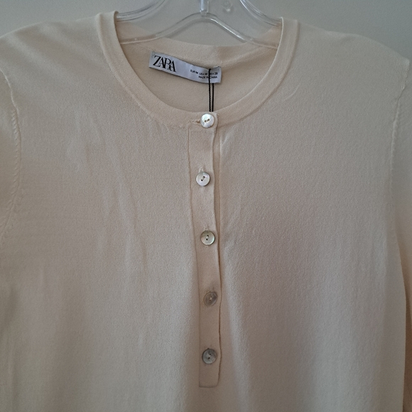 Zara Henley Cream Buttoned Maille Top - Picture 5 of 8